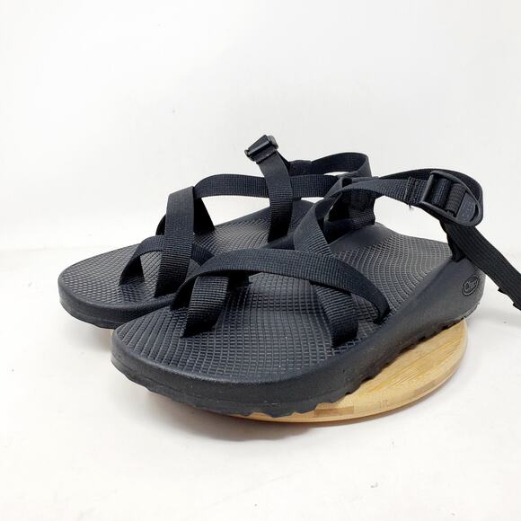 Chaco Sandals Classic Mens 11 Hiking Toe Loop Water Black Straps Shoes - Picture 2 of 12